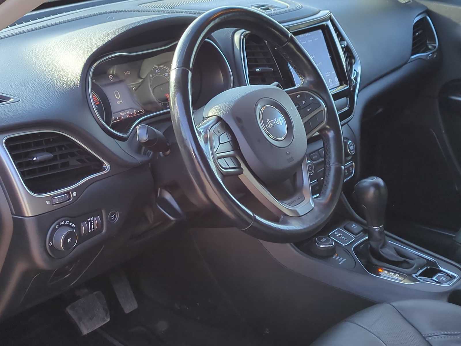 Thumbnail: 2020 Jeep Cherokee - 10