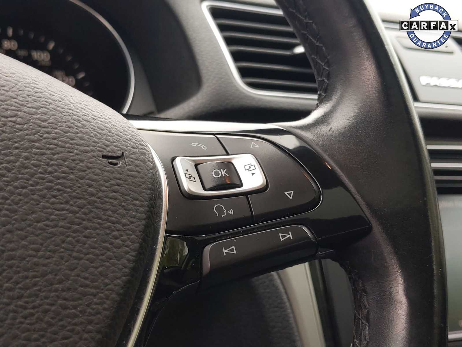 Thumbnail: 2019 Volkswagen Passat - 25