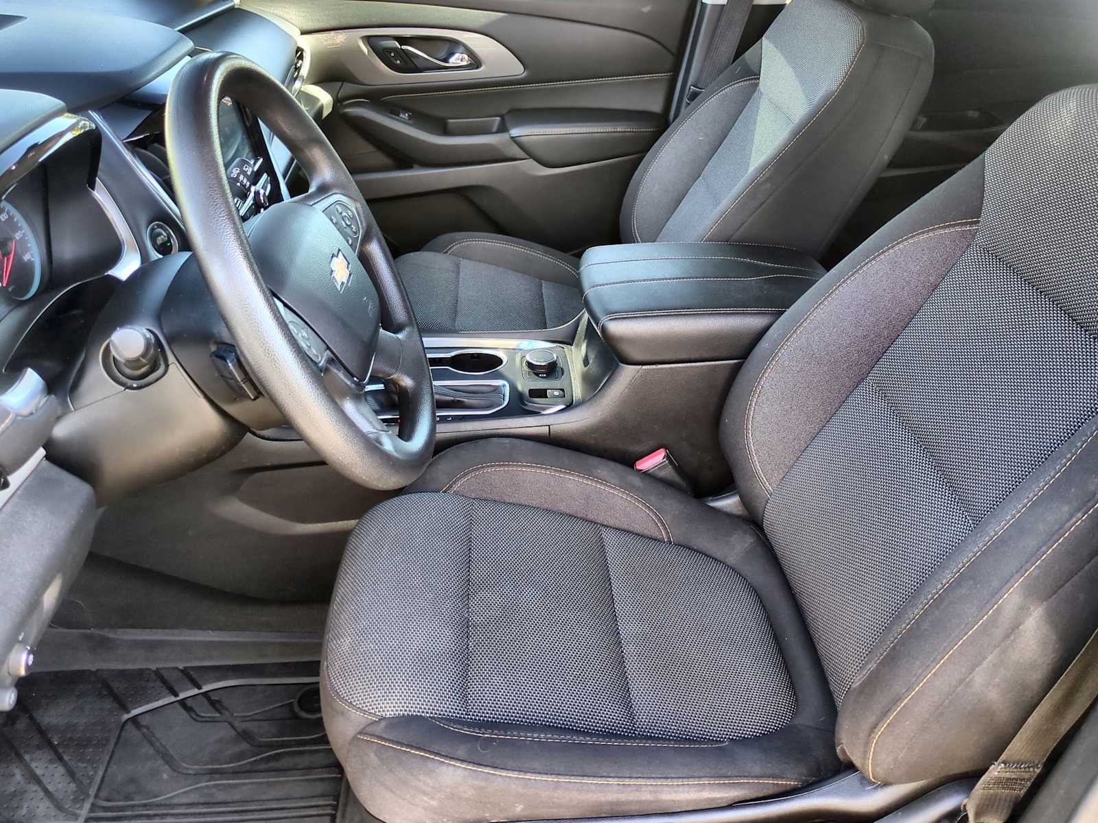 Thumbnail: 2019 Chevrolet Traverse - 16