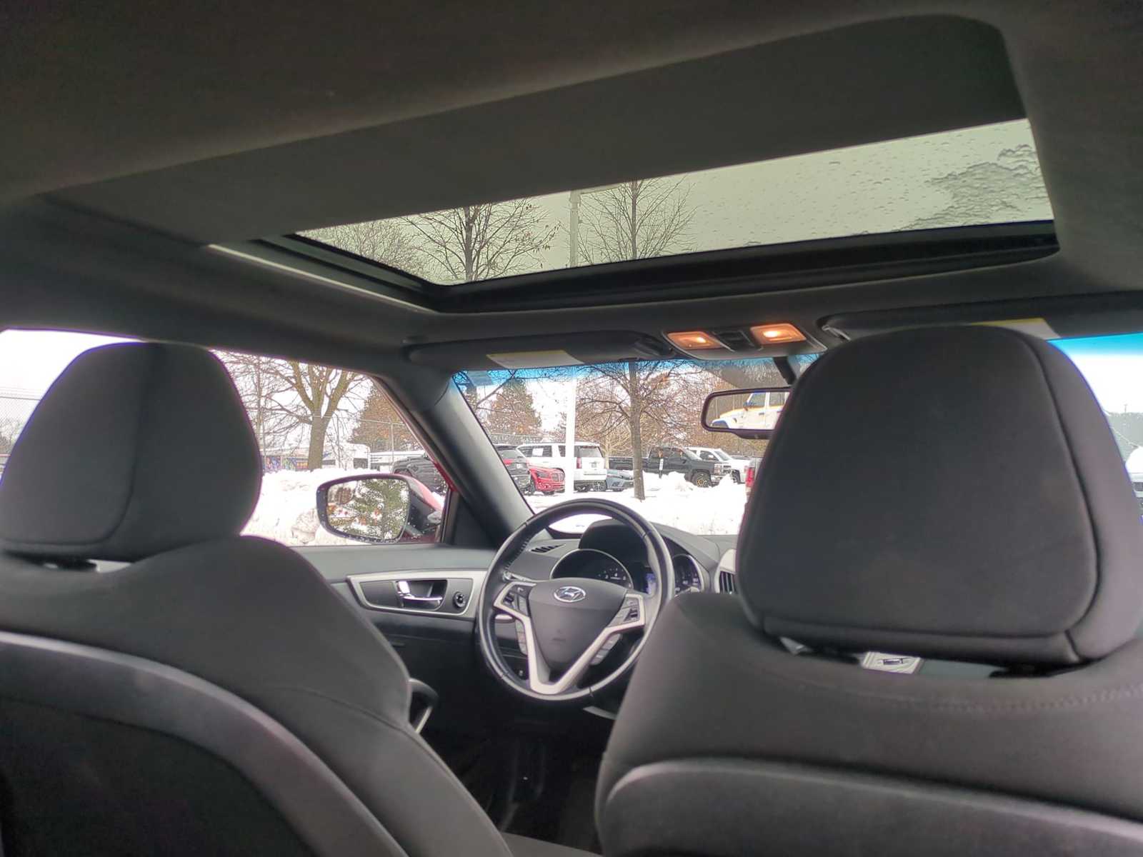 Thumbnail: 2017 Hyundai Veloster - 22