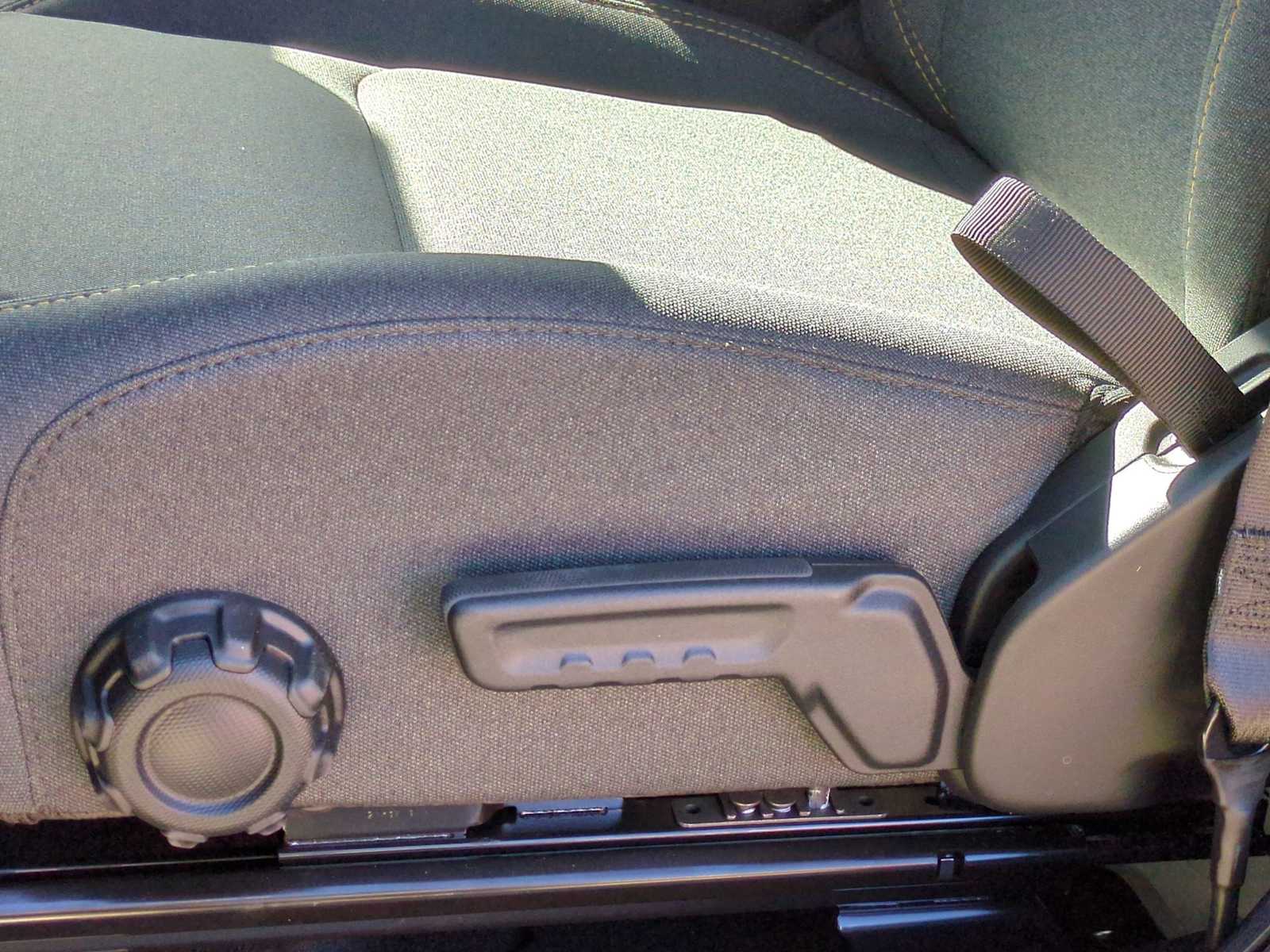 Thumbnail: 2025 Jeep Wrangler - 17