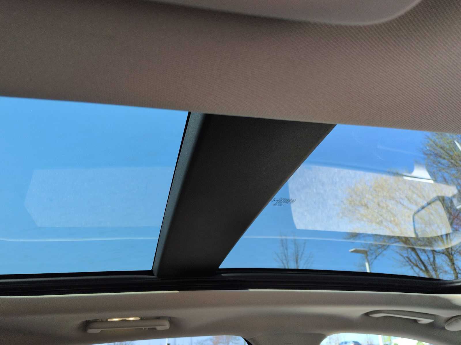 Thumbnail: 2018 Ford Edge - 21