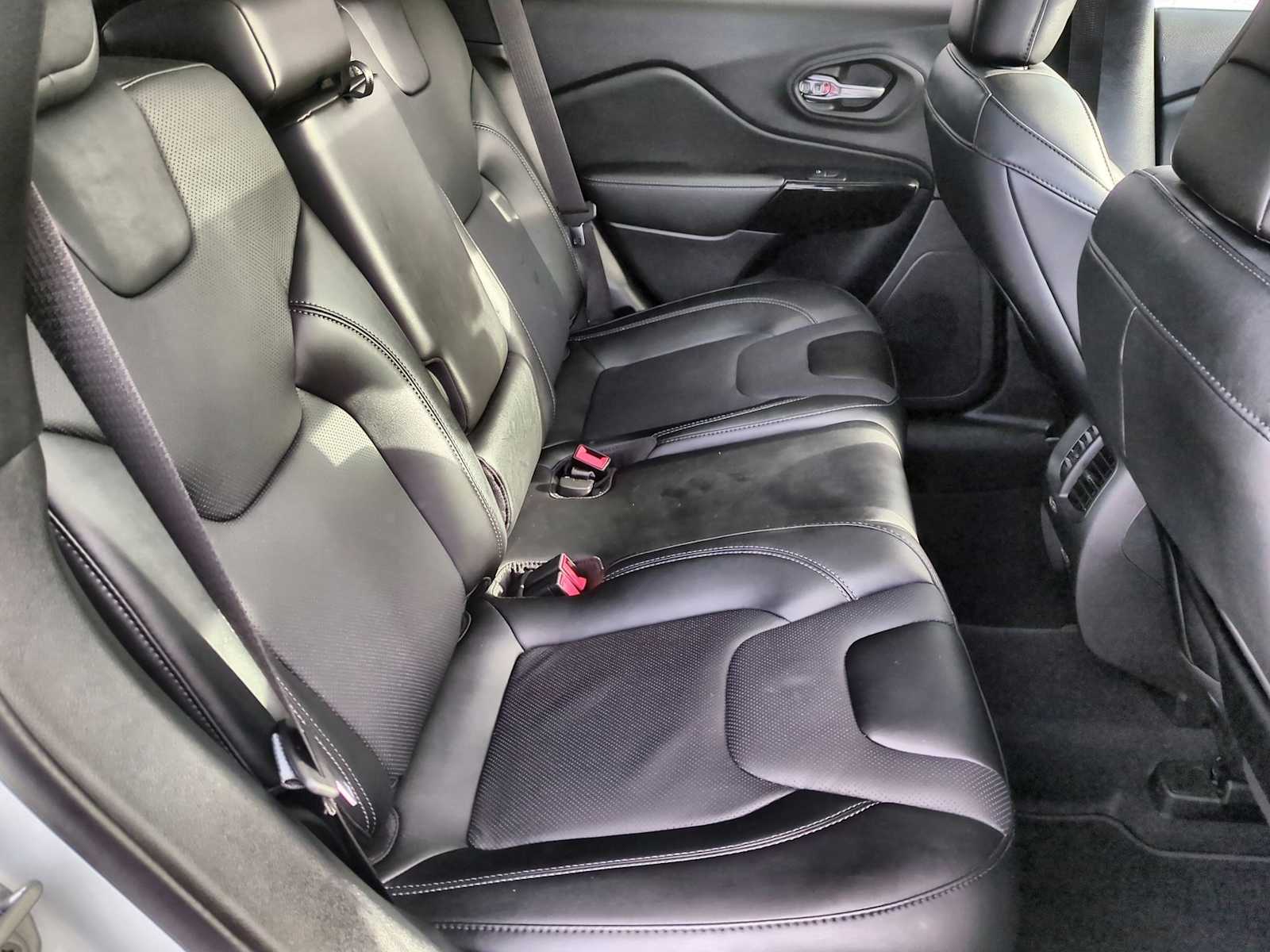 Thumbnail: 2023 Jeep Cherokee - 21