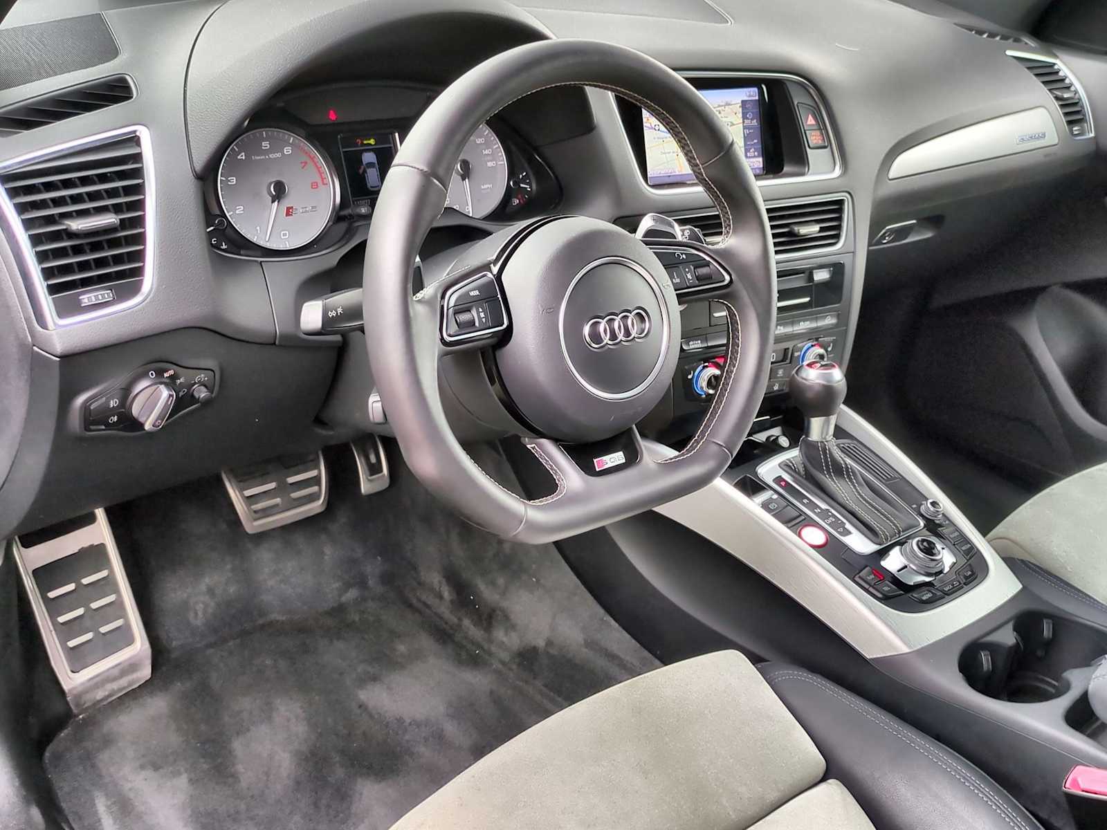 Thumbnail: 2015 Audi SQ5 - 10