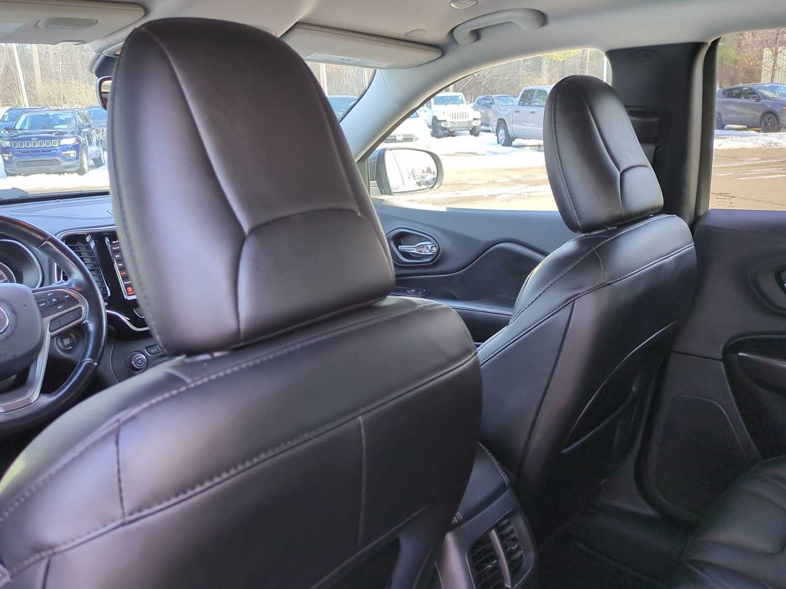 Thumbnail: 2020 Jeep Cherokee - 19