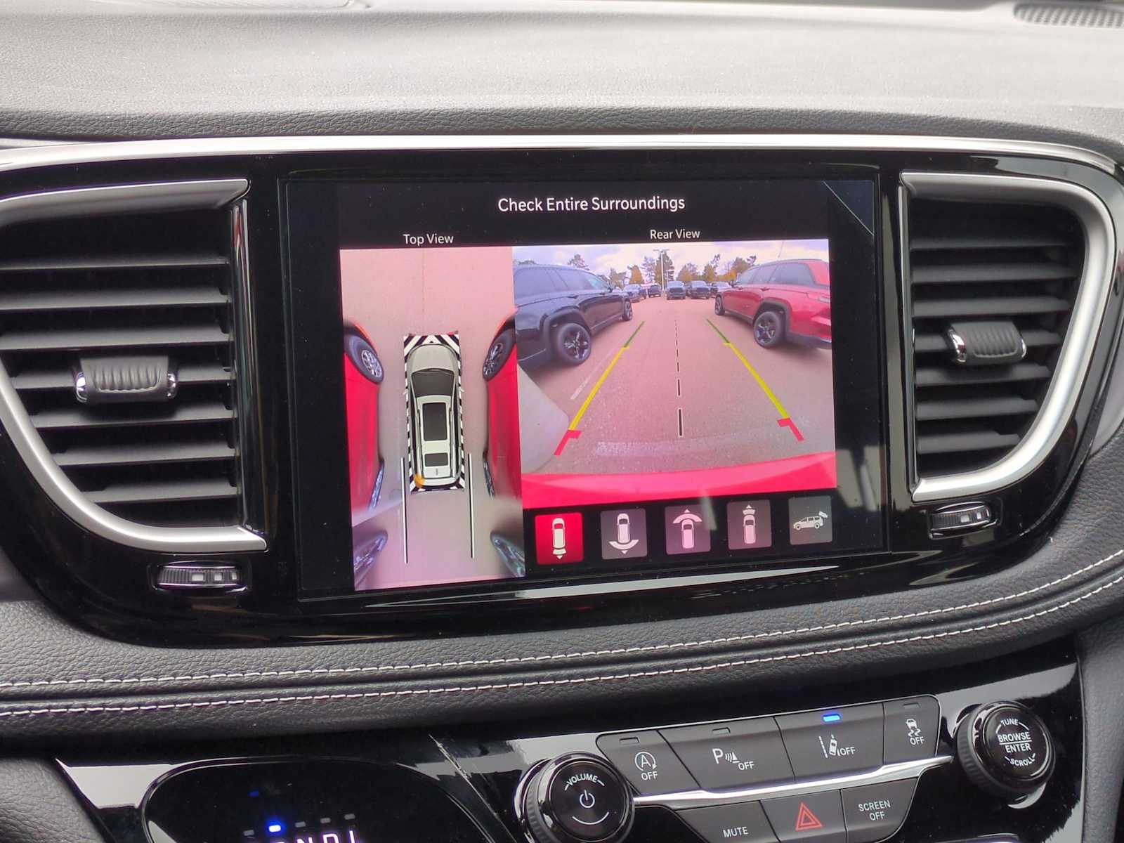 Thumbnail: 2026 Chrysler Pacifica - 28