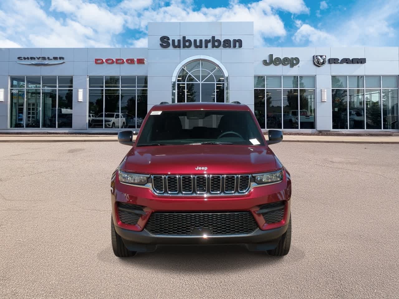 2025 Jeep Grand Cherokee Laredo photo 2