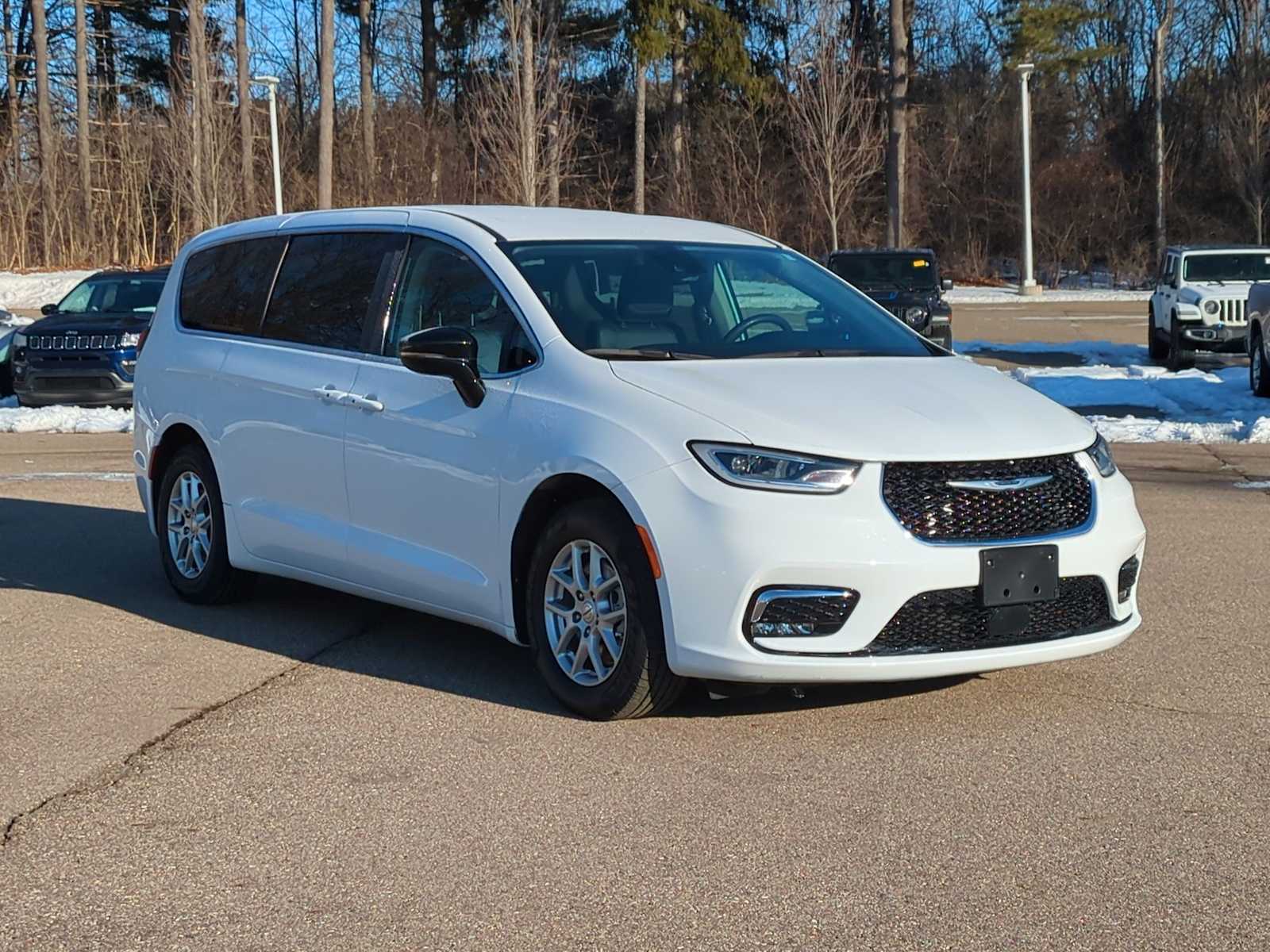 Thumbnail: 2024 Chrysler Pacifica - 16