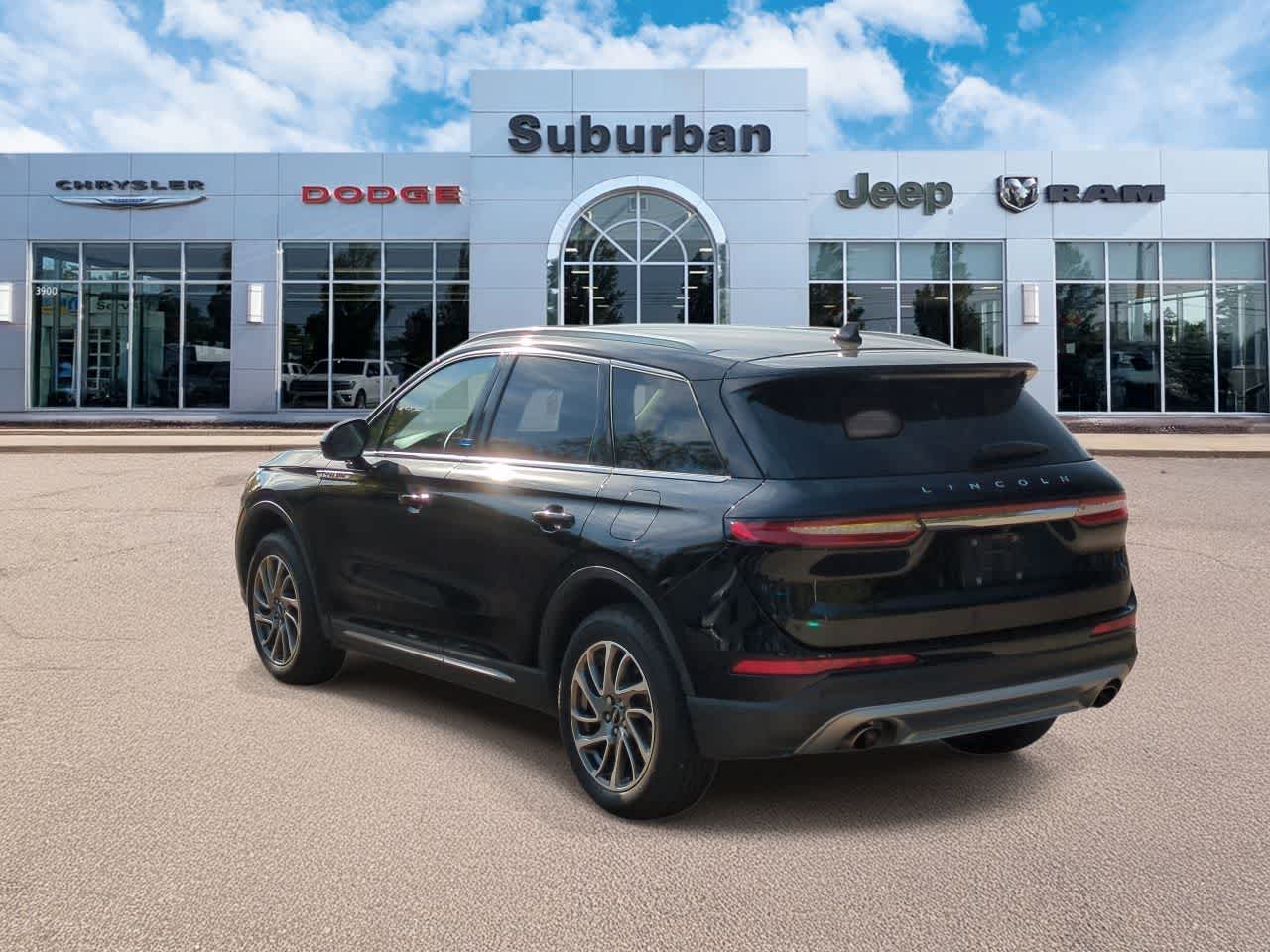 Thumbnail: 2022 Lincoln Corsair - 6