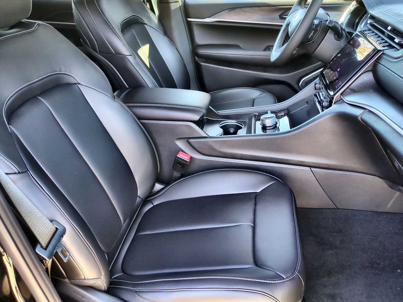 Thumbnail: 2025 Jeep Grand Cherokee - 23