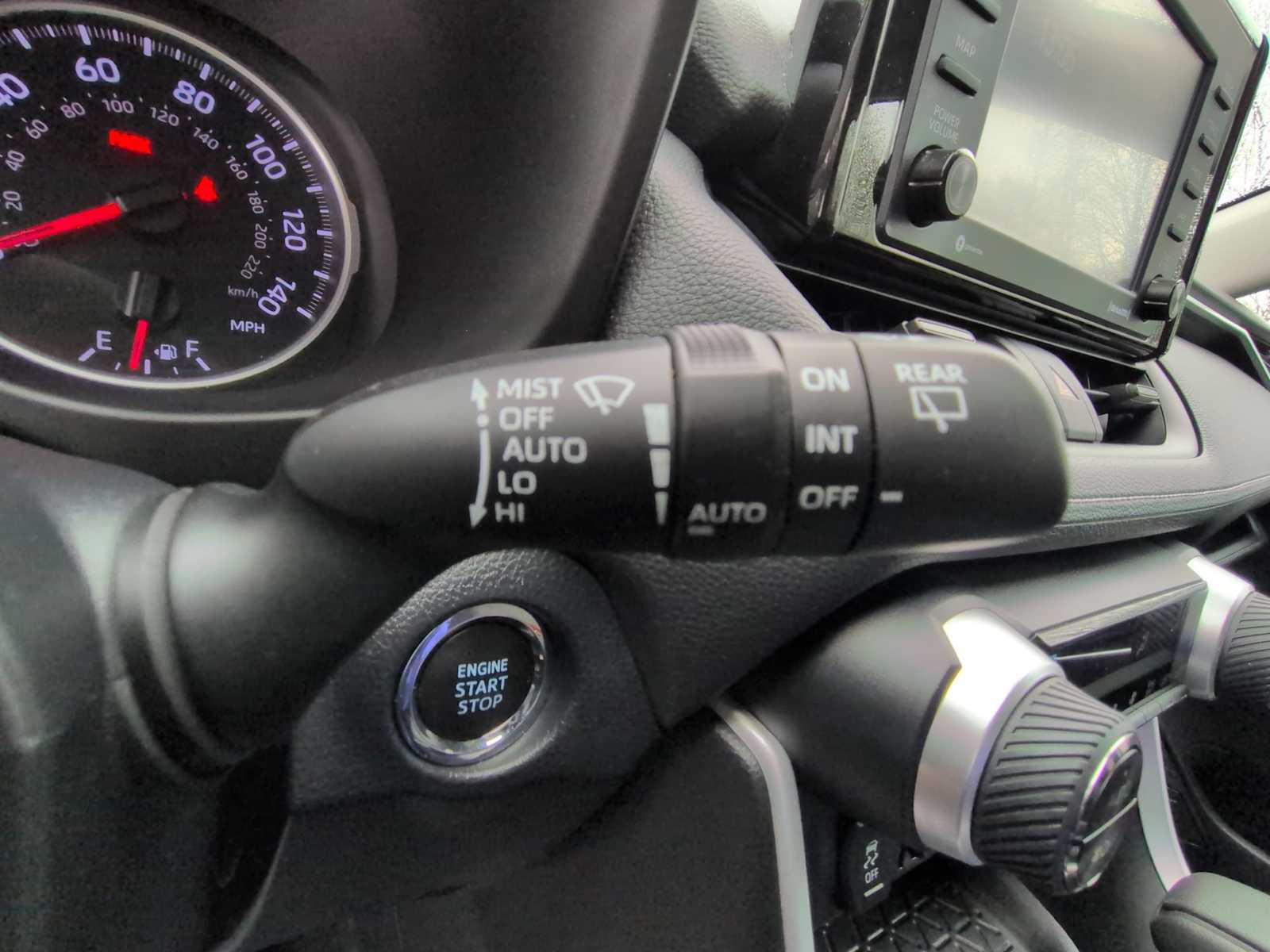 Thumbnail: 2020 Toyota RAV4 - 28