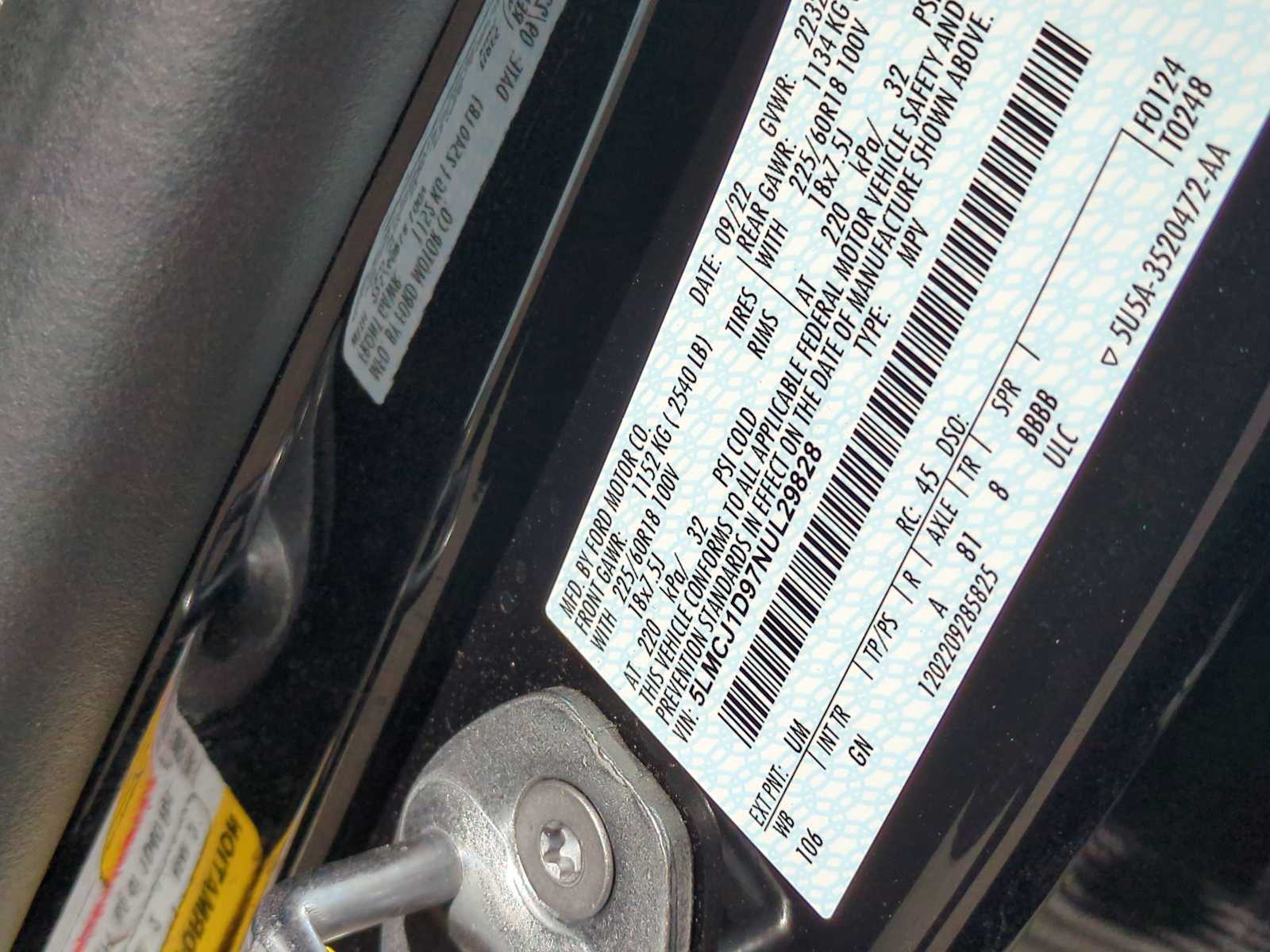 Thumbnail: 2022 Lincoln Corsair - 36