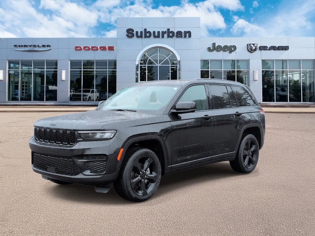 Used 2024 Jeep Grand Cherokee Laredo SUV