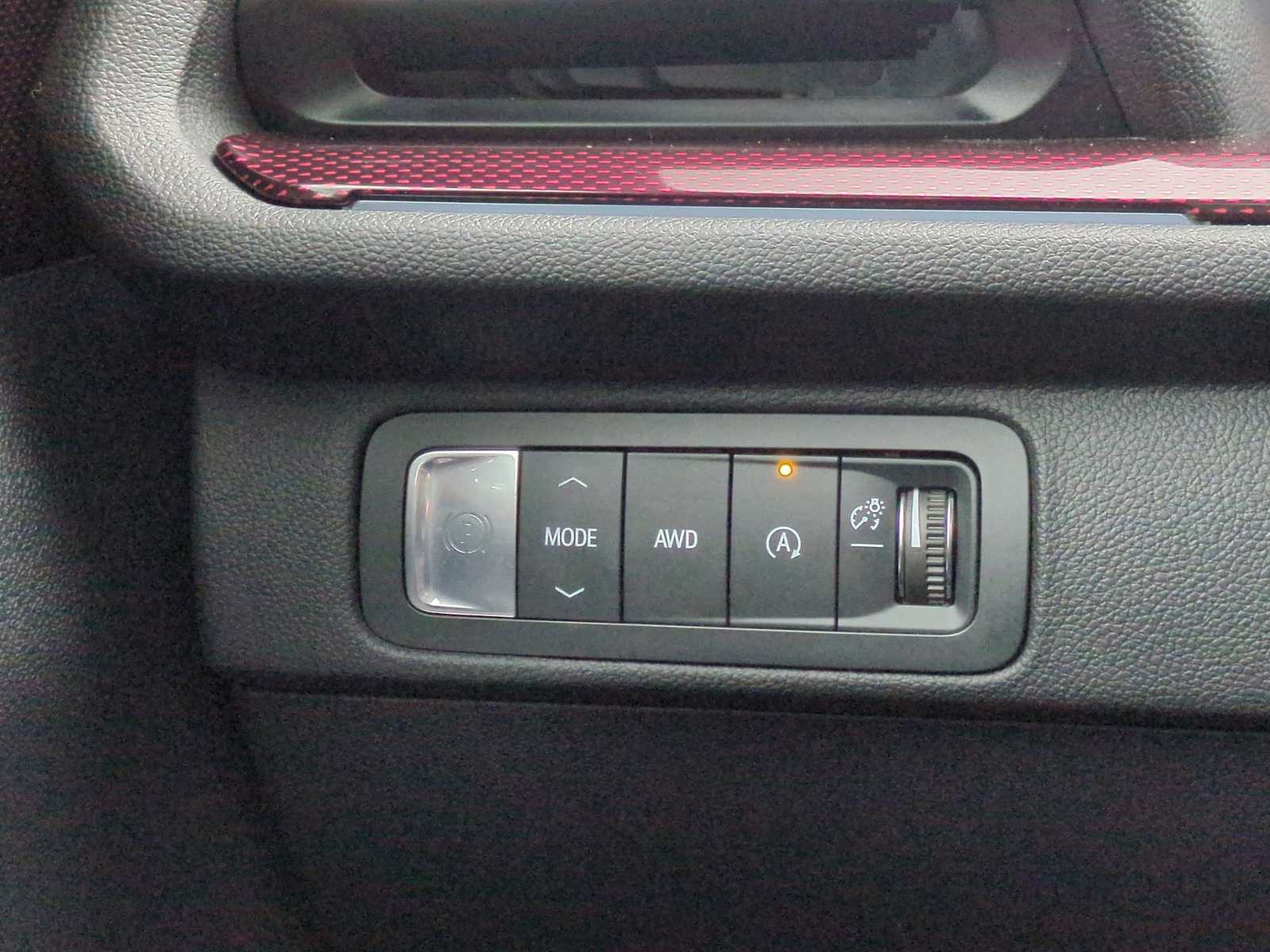 Thumbnail: 2024 Chevrolet Traverse - 28