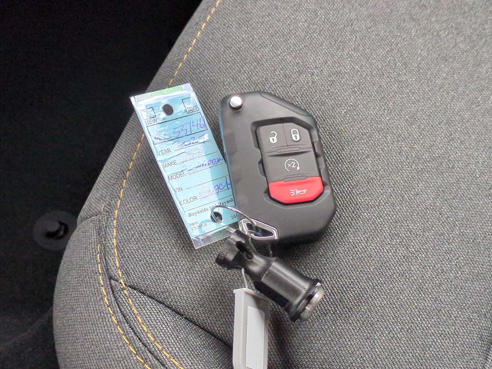 Thumbnail: 2025 Jeep Gladiator - 36