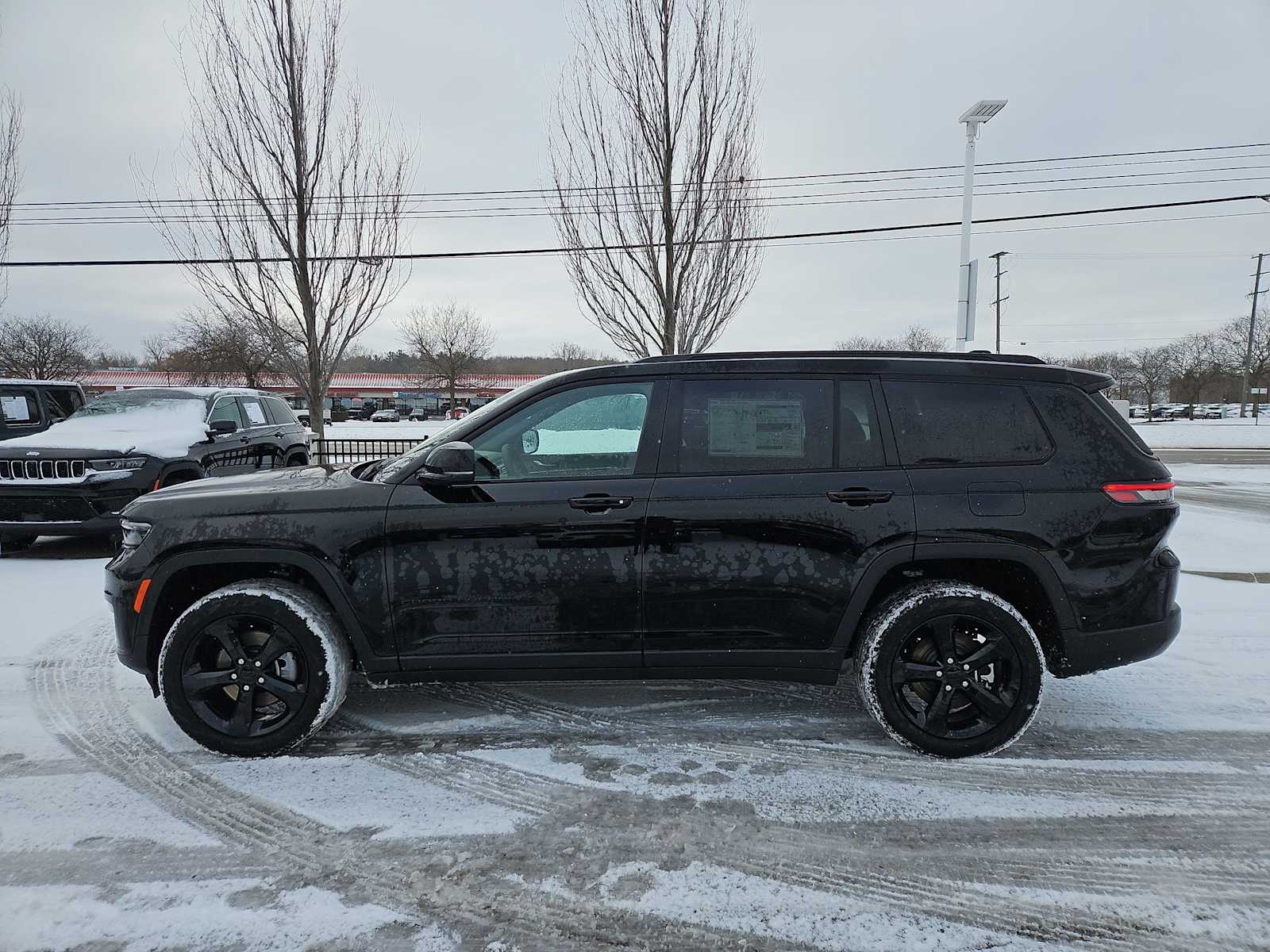 Thumbnail: 2025 Jeep Grand Cherokee L - 11