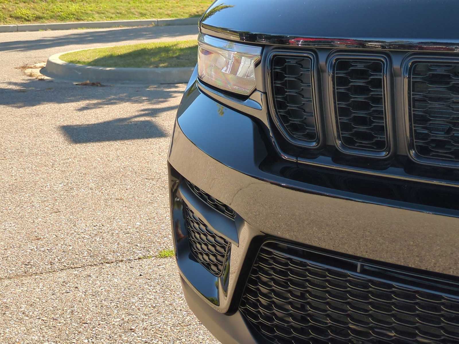 Thumbnail: 2025 Jeep Grand Cherokee - 11