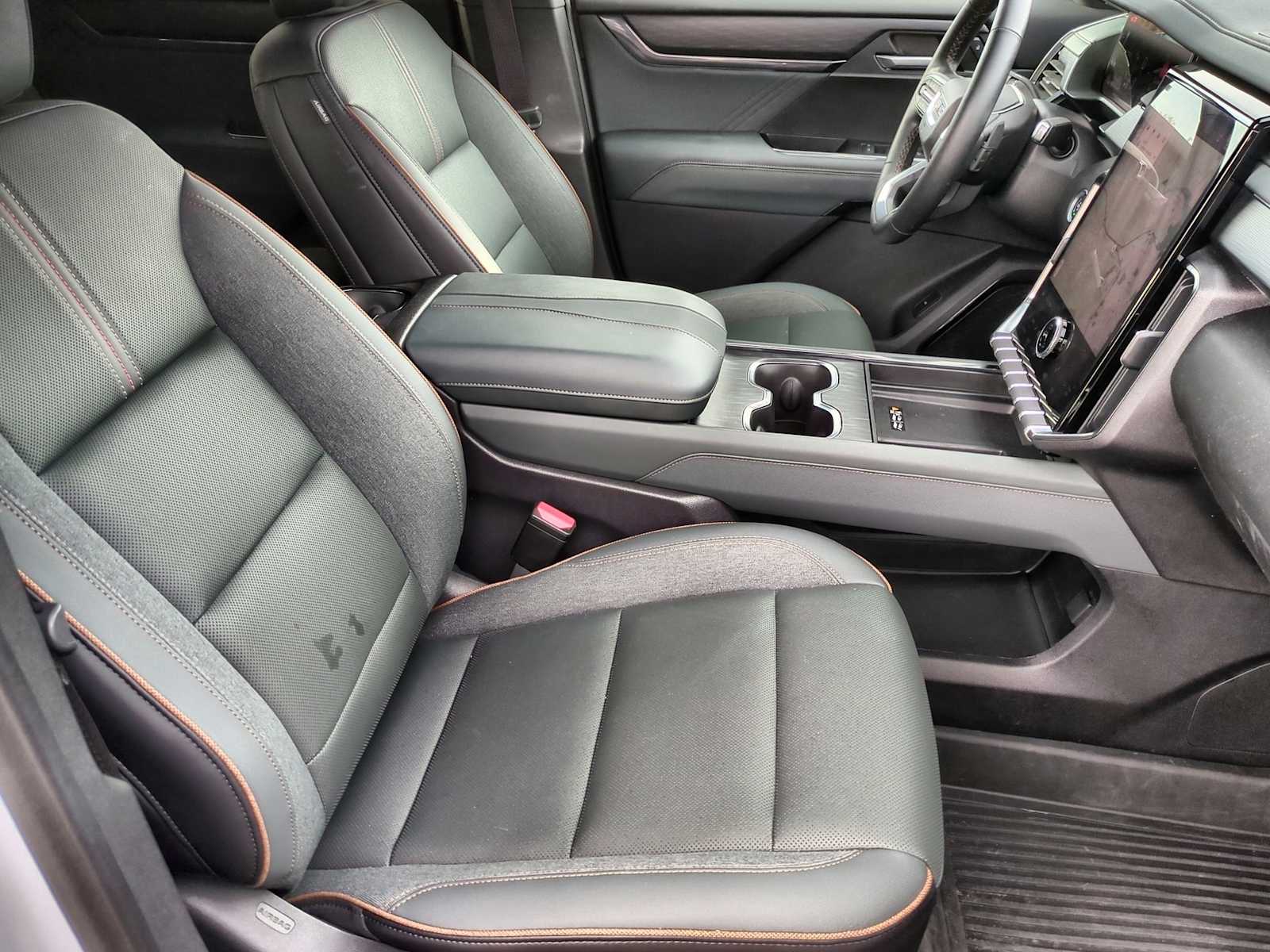 Thumbnail: 2024 GMC Acadia - 21