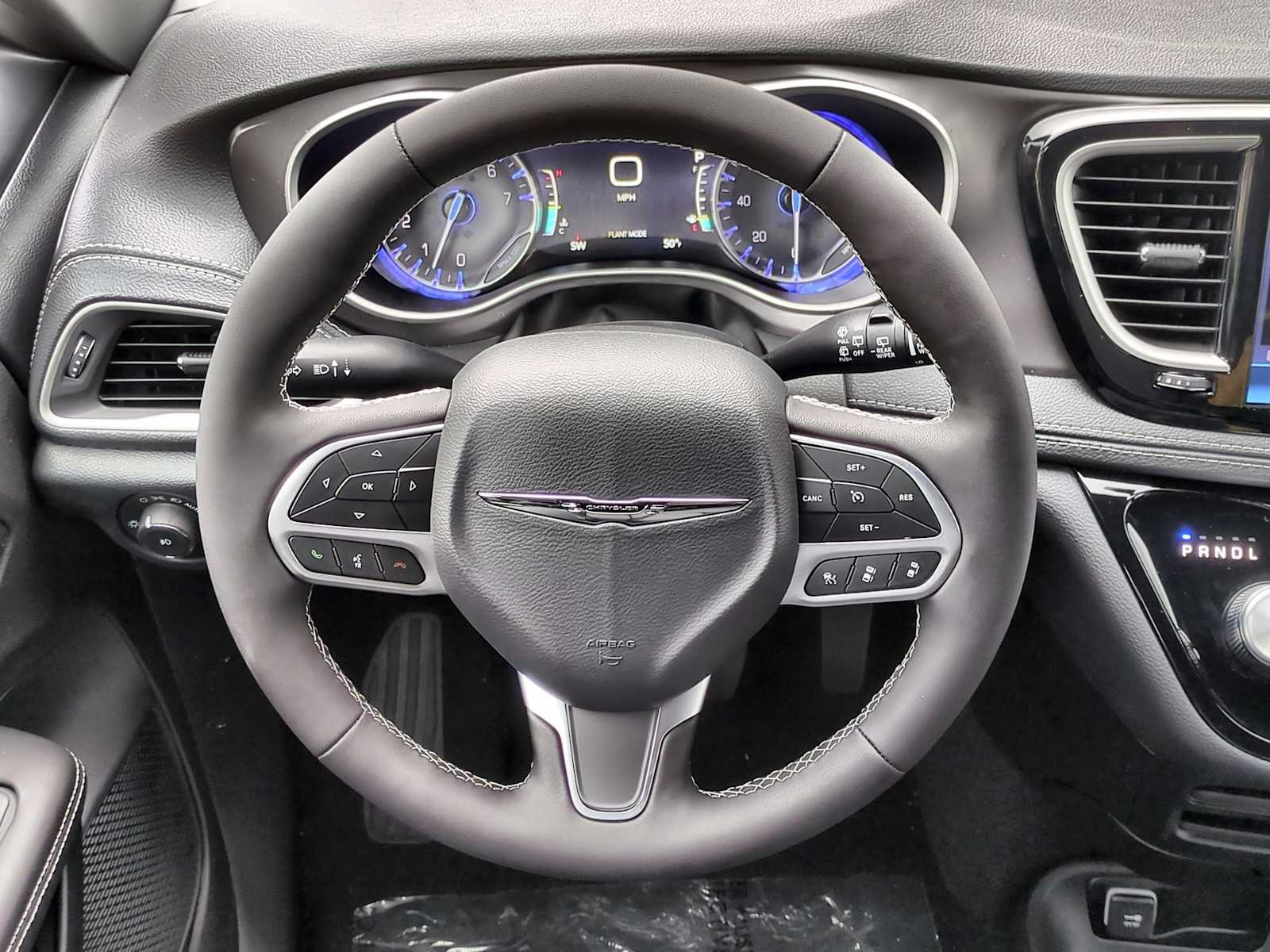 Thumbnail: 2026 Chrysler Pacifica - 22