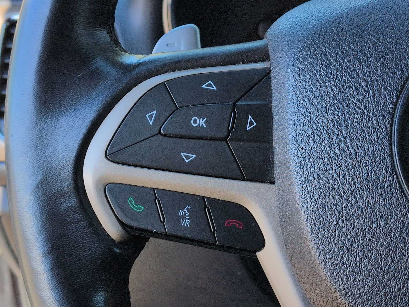 Thumbnail: 2016 Jeep Grand Cherokee - 24