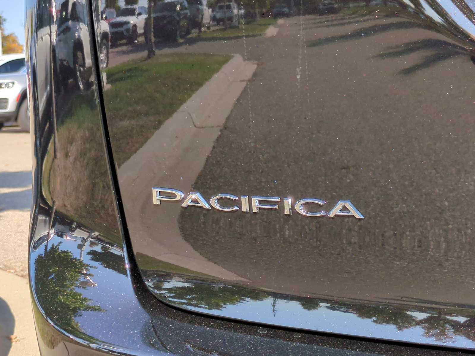 Thumbnail: 2026 Chrysler Pacifica - 12