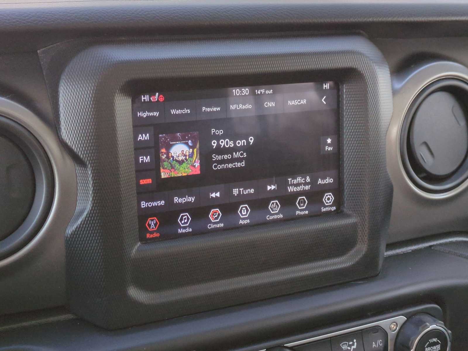 Thumbnail: 2022 Jeep Gladiator - 28