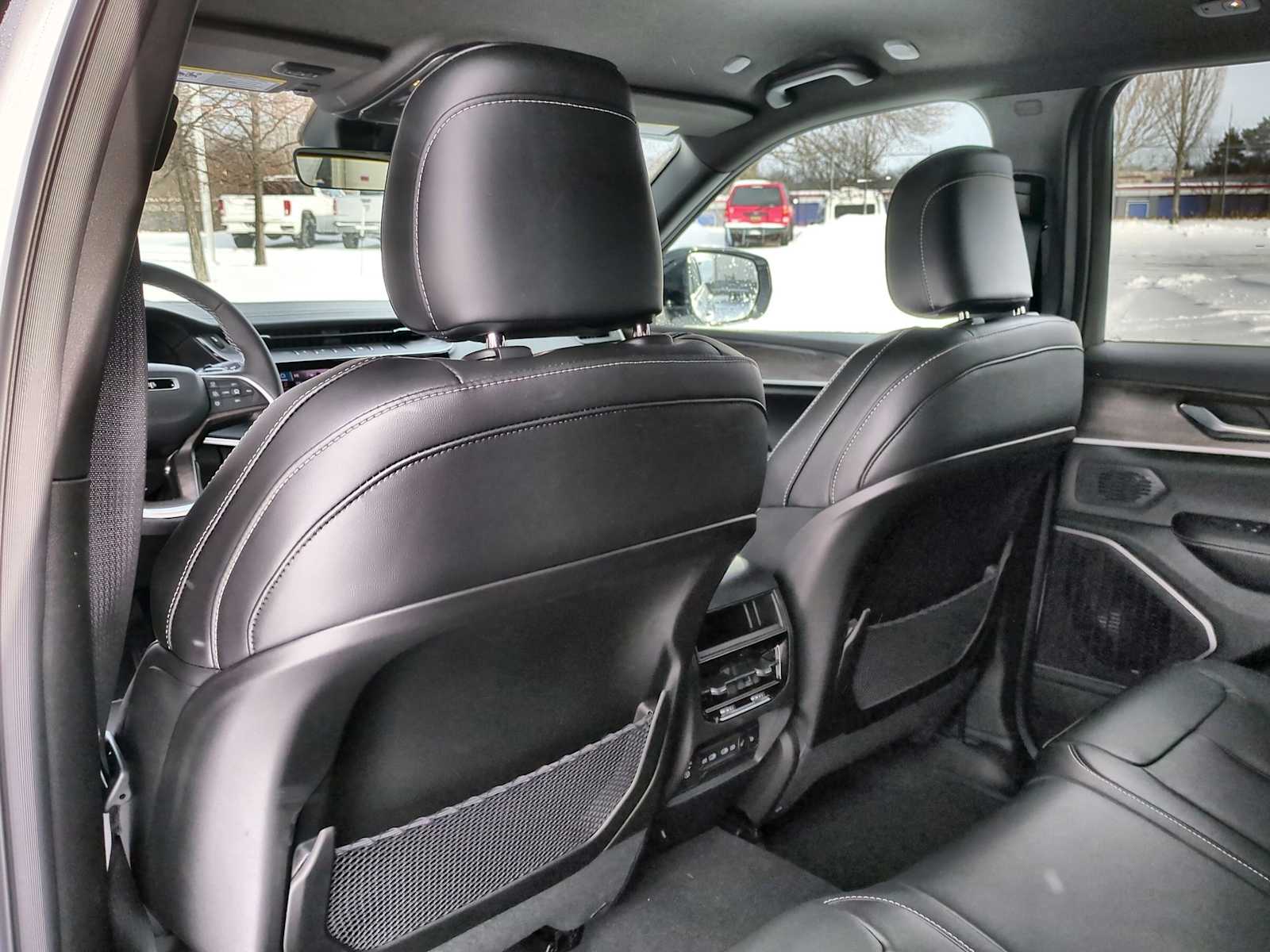 Thumbnail: 2026 Jeep Grand Cherokee - 17