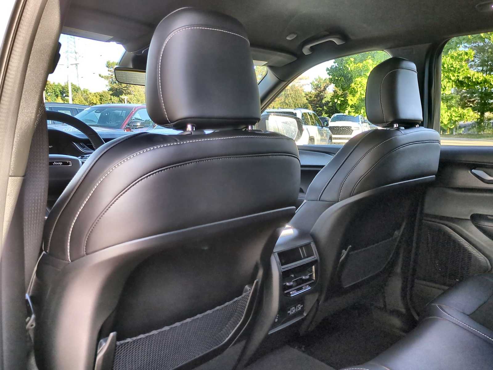 Thumbnail: 2025 Jeep Grand Cherokee - 18