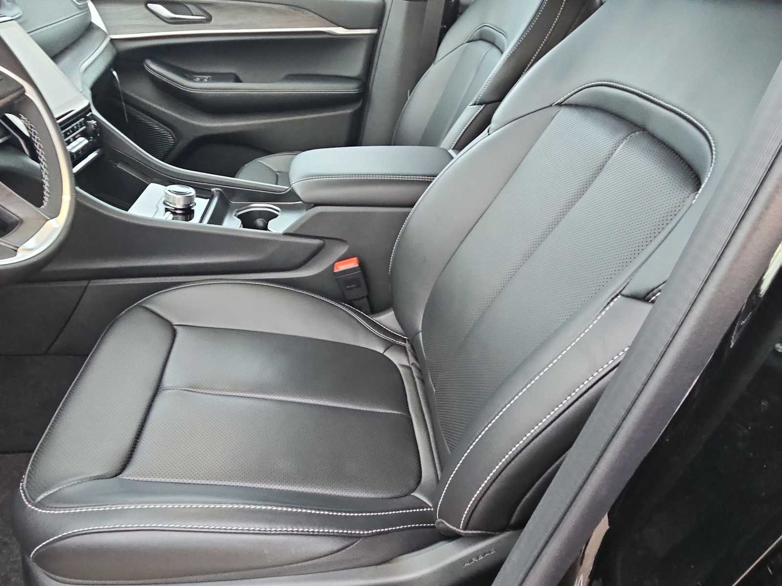 Thumbnail: 2025 Jeep Grand Cherokee L - 23