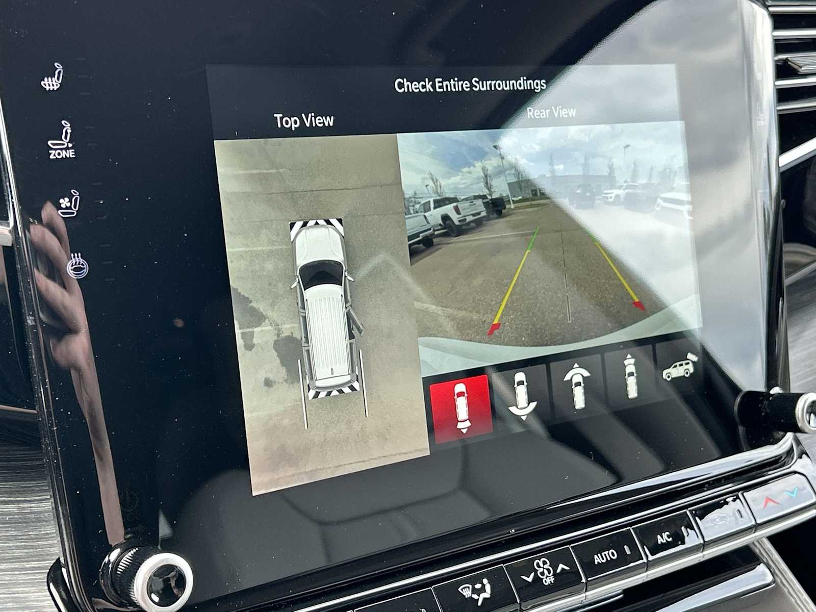 Thumbnail: 2023 Jeep Wagoneer - 23