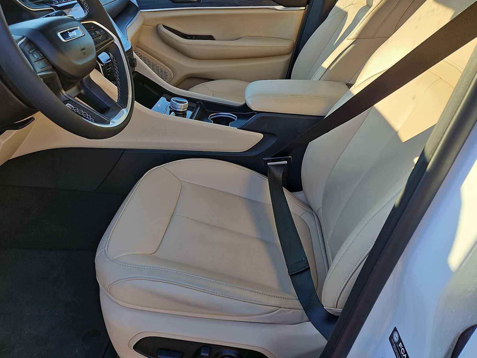 Thumbnail: 2025 Jeep Grand Cherokee - 17