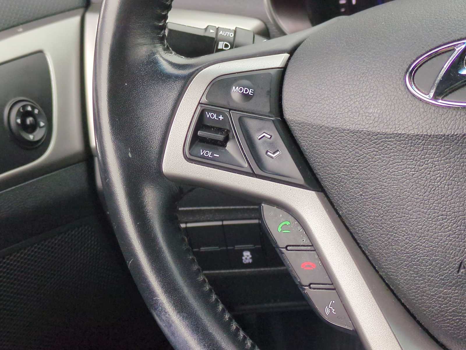 Thumbnail: 2017 Hyundai Veloster - 25