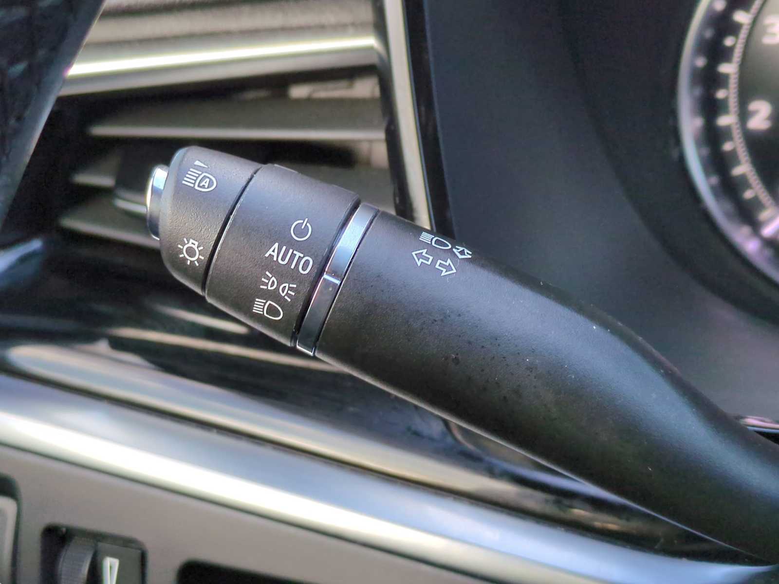 Thumbnail: 2024 Cadillac XT6 - 28