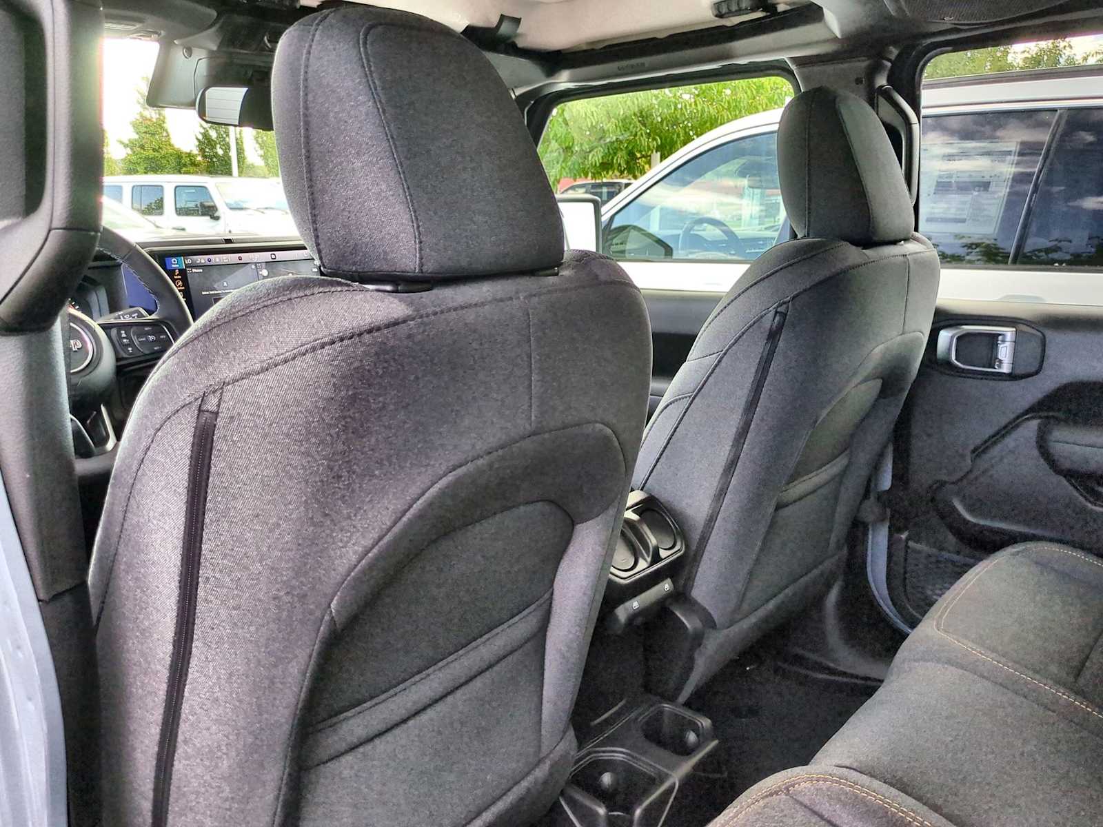 Thumbnail: 2025 Jeep Gladiator - 18