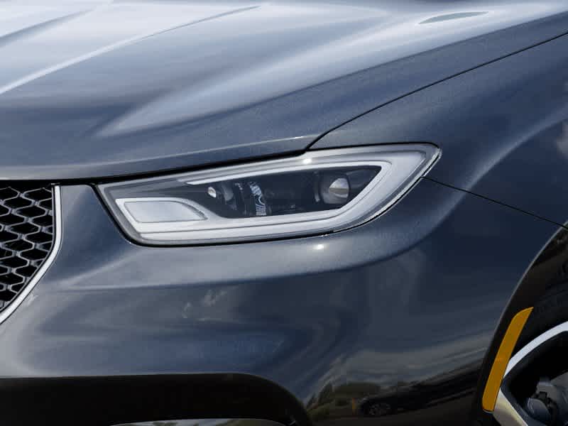 Thumbnail: 2026 Chrysler Pacifica - 10