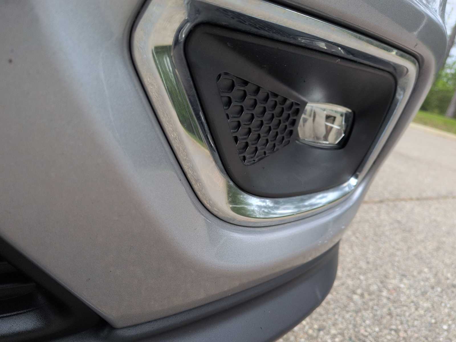 Thumbnail: 2020 Jeep Cherokee - 11