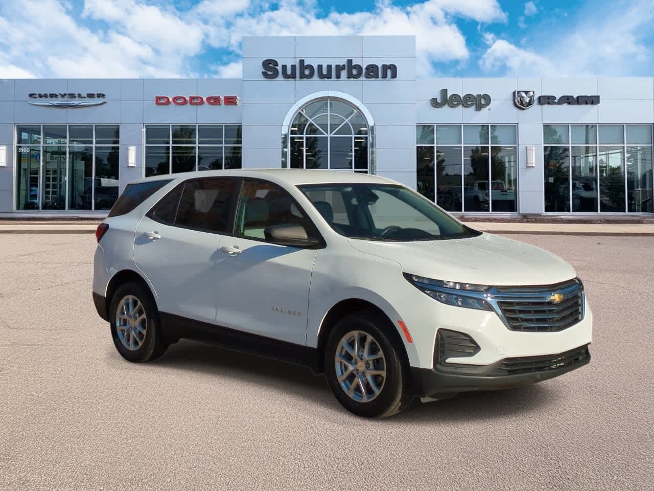 2022 Chevrolet Equinox LS photo 2