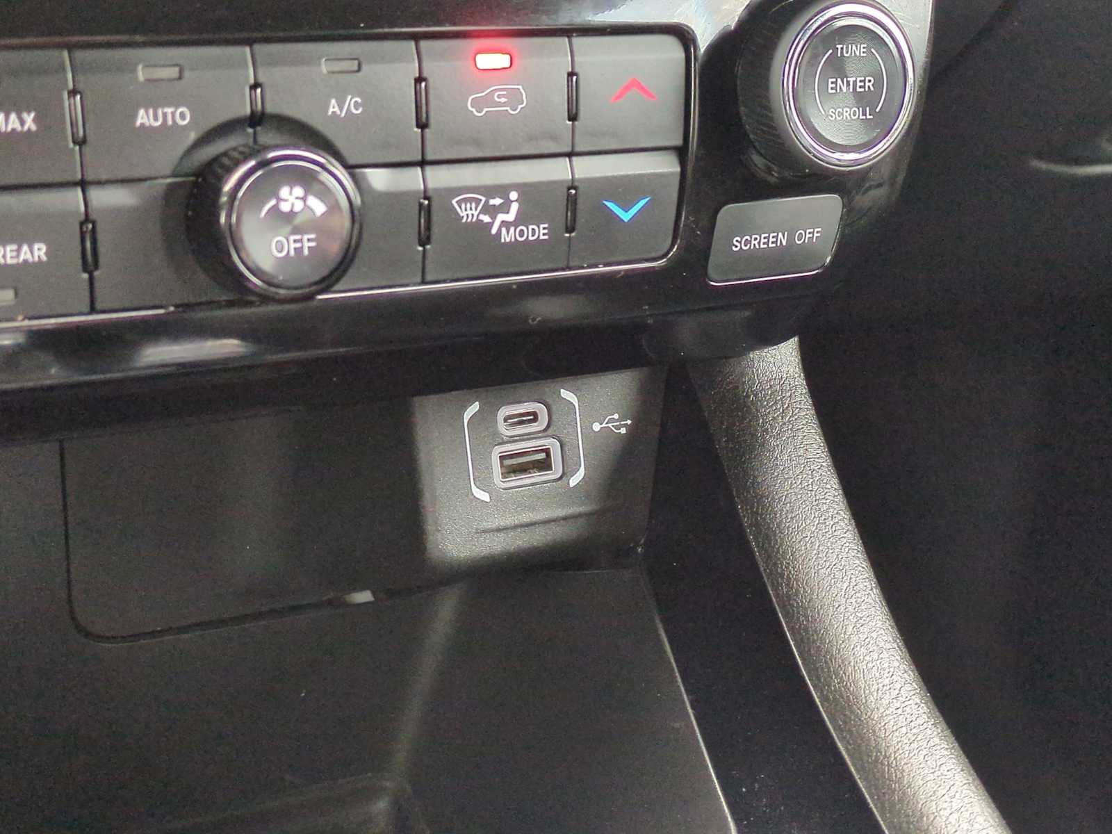 Thumbnail: 2025 Jeep Compass - 29