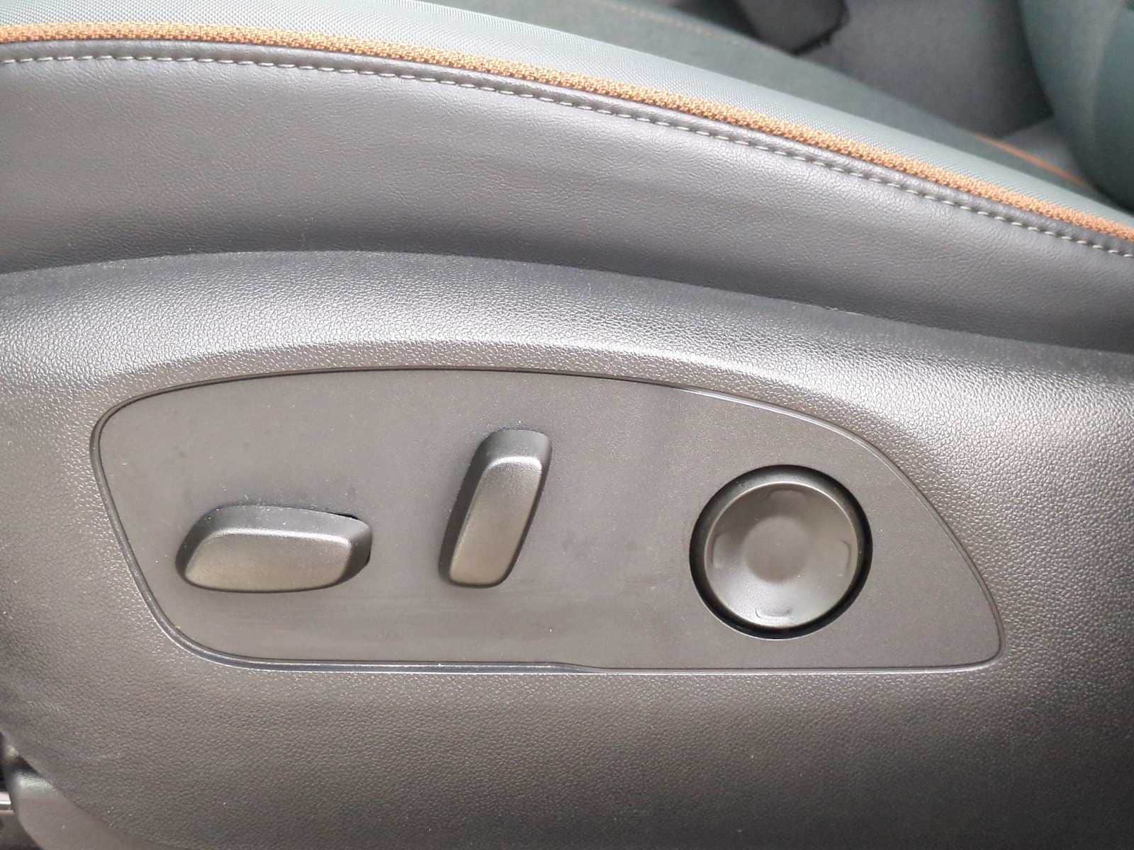 Thumbnail: 2024 GMC Acadia - 17