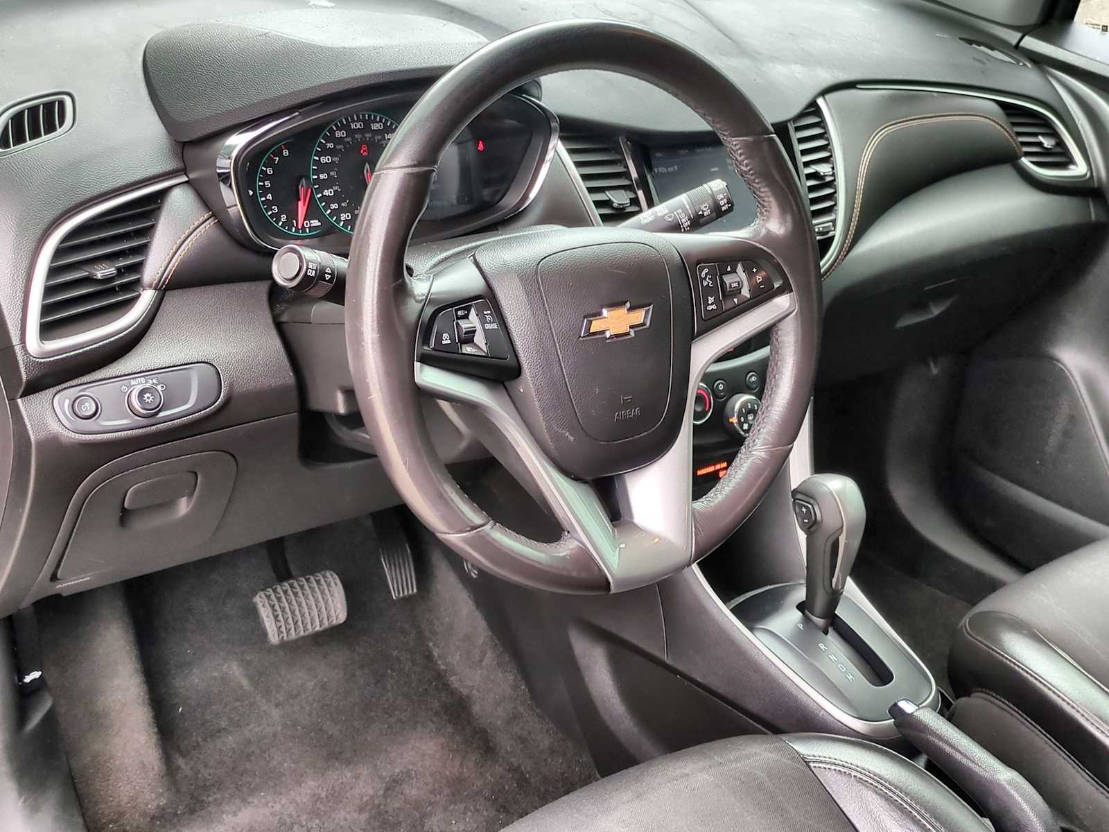 Thumbnail: 2022 Chevrolet Trax - 10