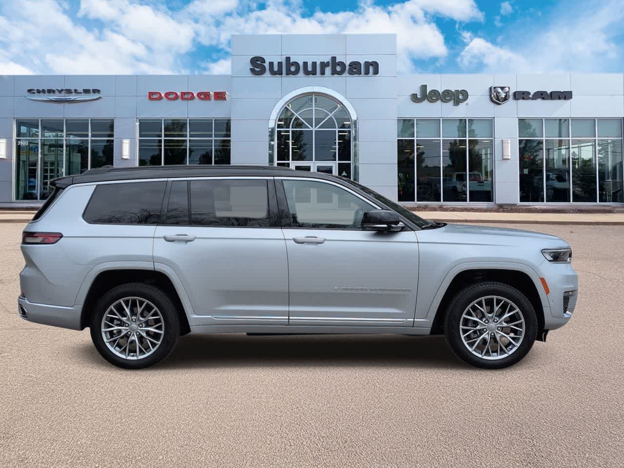 Thumbnail: 2024 Jeep Grand Cherokee L - 9