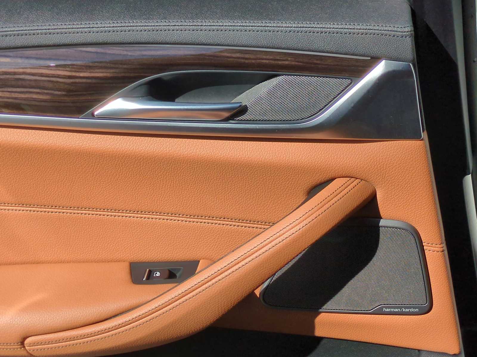 Thumbnail: 2020 BMW 5 Series - 38
