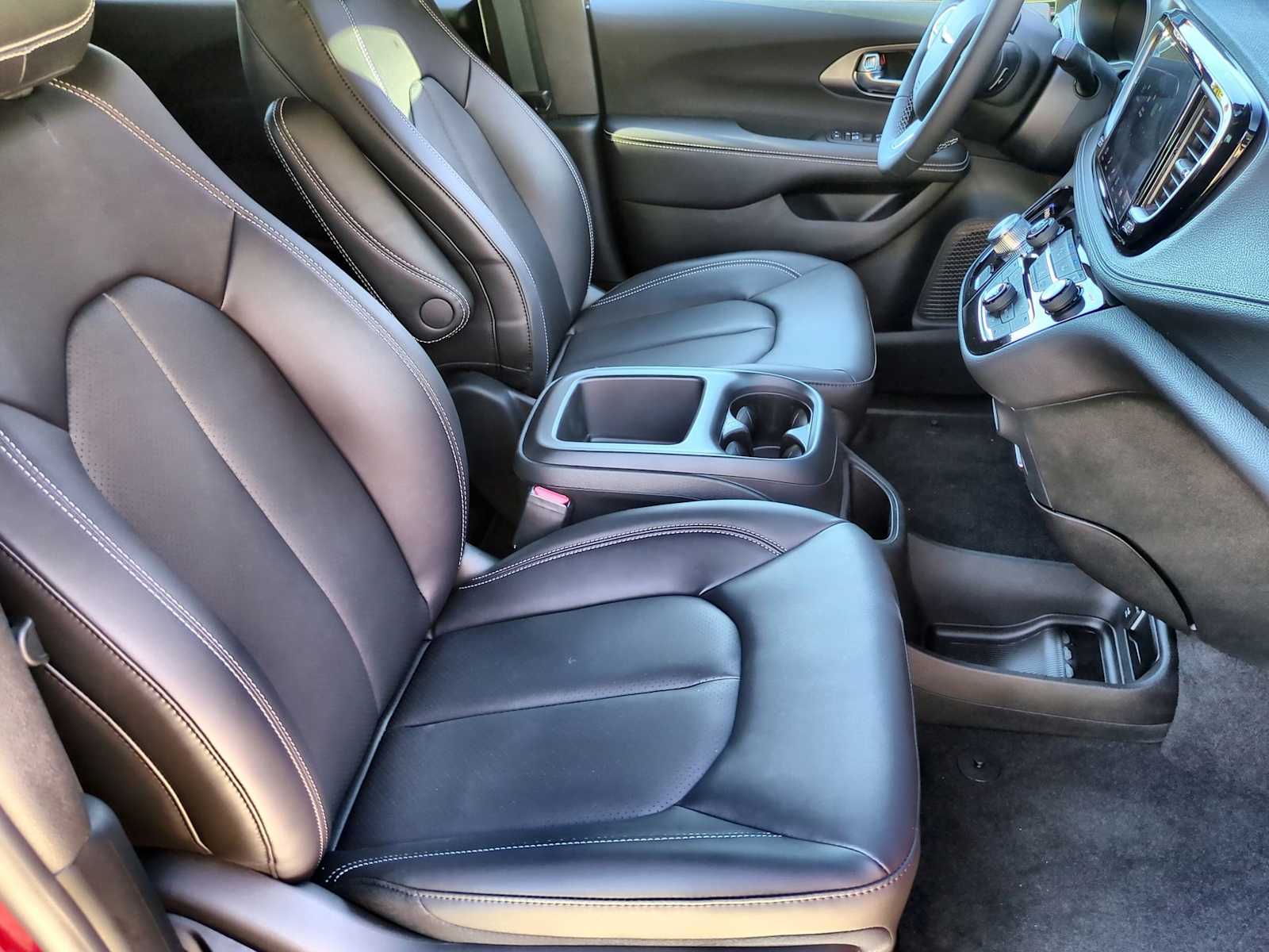 Thumbnail: 2026 Chrysler Pacifica - 21