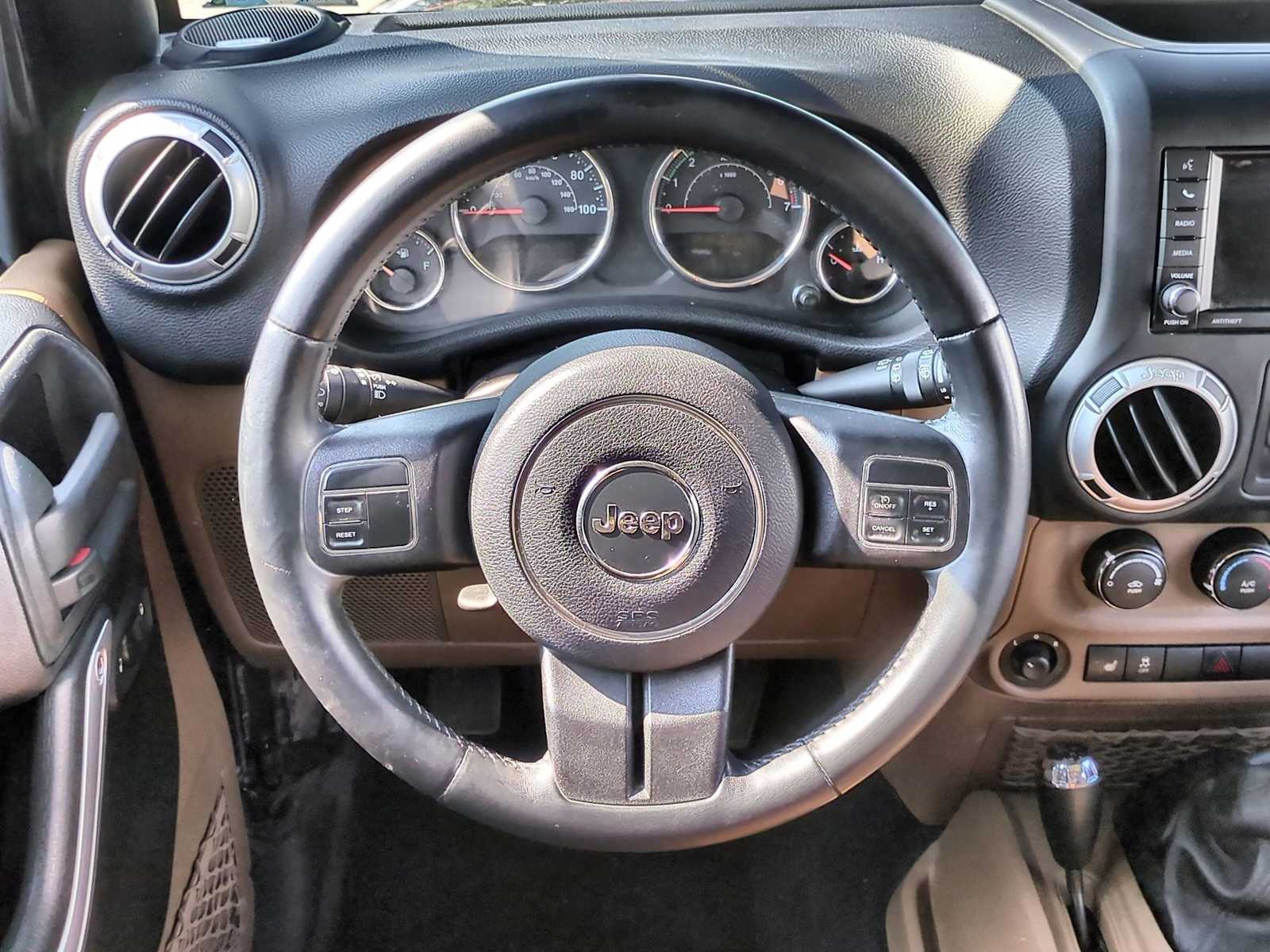 2015 Jeep Wrangler Unlimited Sahara 23