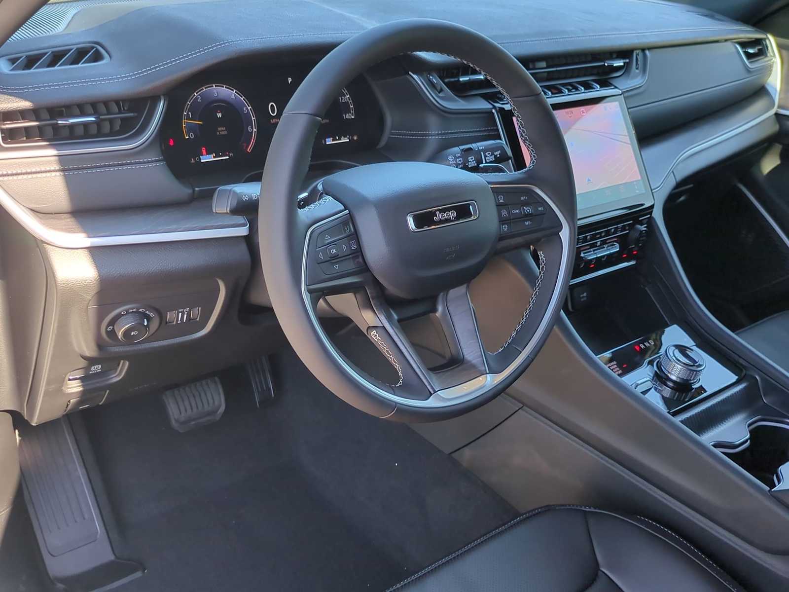 Thumbnail: 2025 Jeep Grand Cherokee - 10