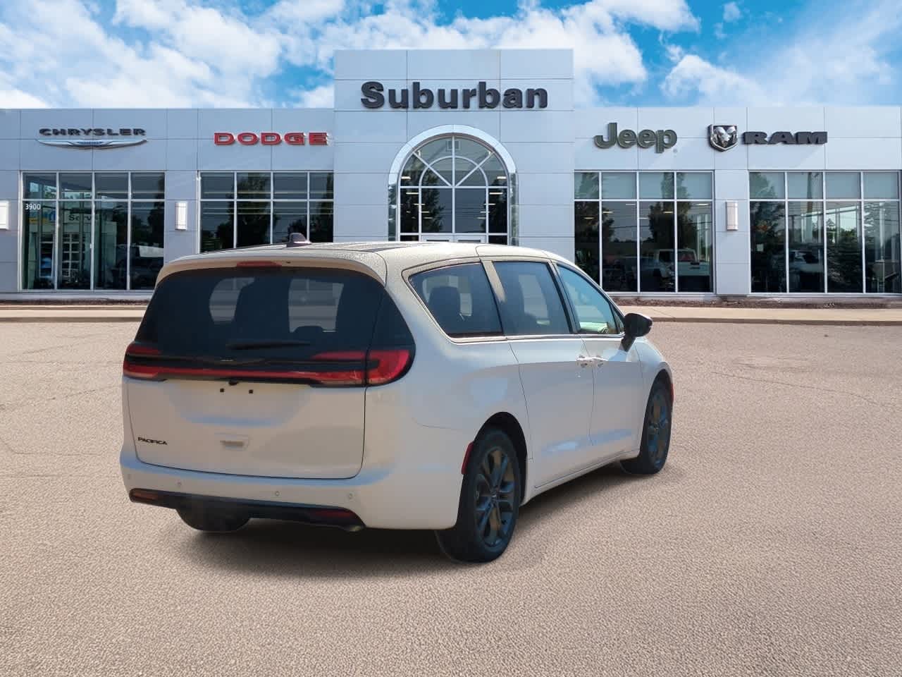 Thumbnail: 2026 Chrysler Pacifica - 8