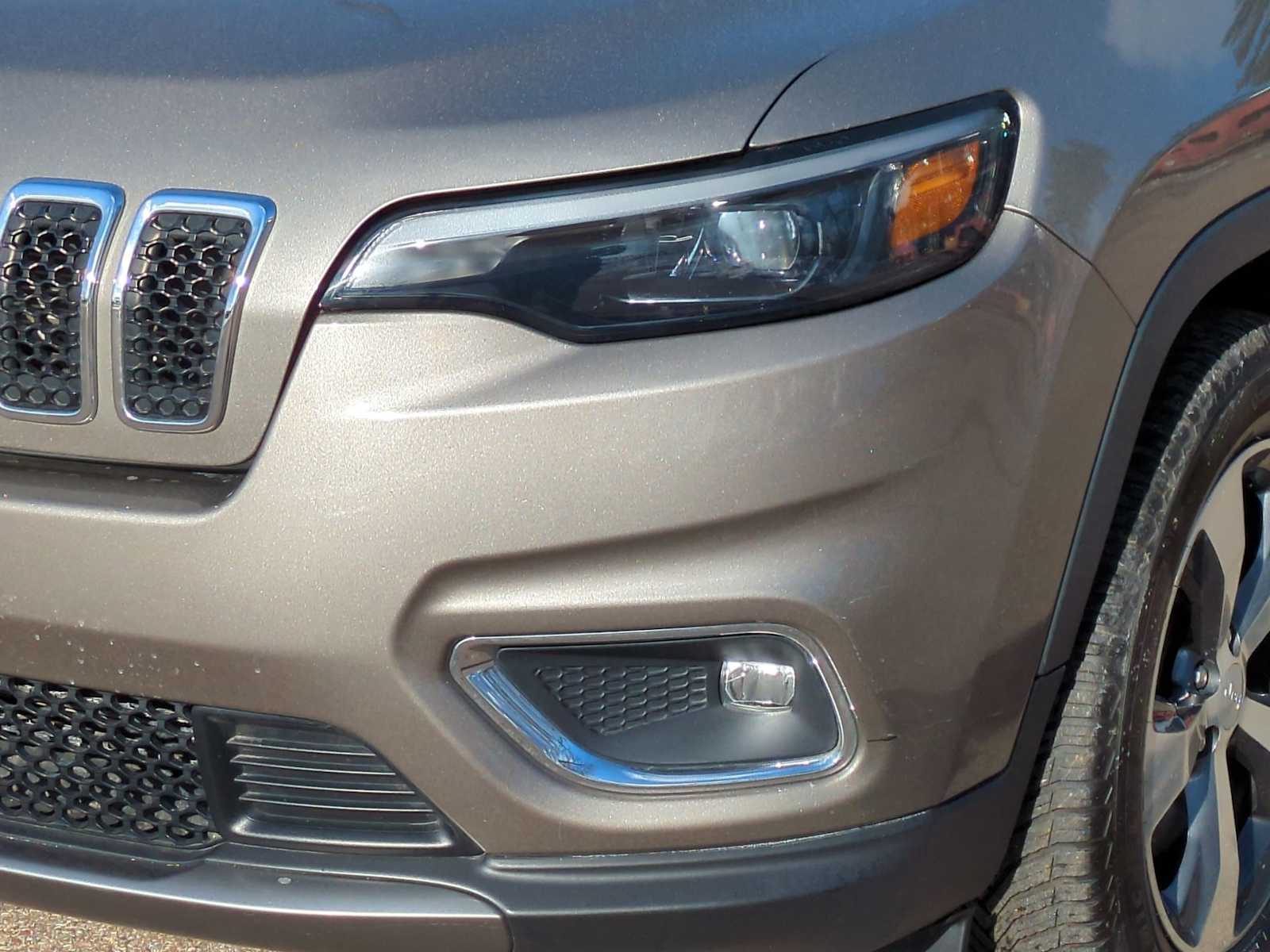 Thumbnail: 2020 Jeep Cherokee - 11