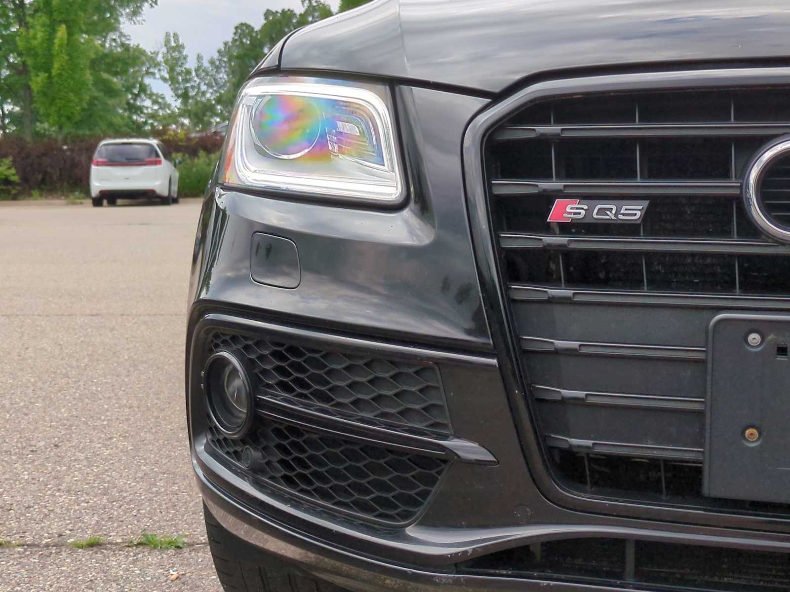 Thumbnail: 2015 Audi SQ5 - 11