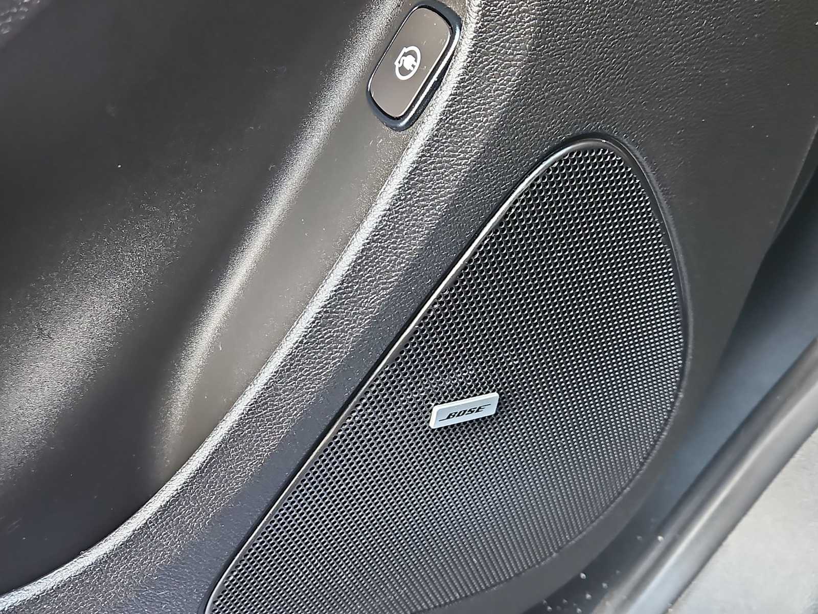 Thumbnail: 2011 Chevrolet Volt - 36