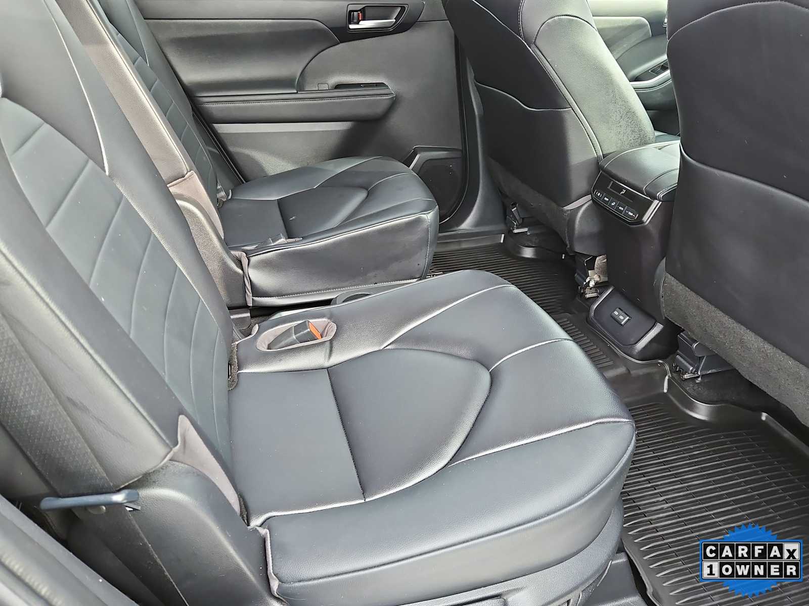 Thumbnail: 2023 Toyota Highlander - 28